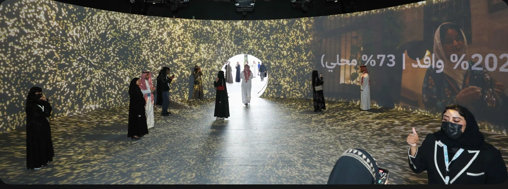 من تجربة العرض الغامرة في الأحساء